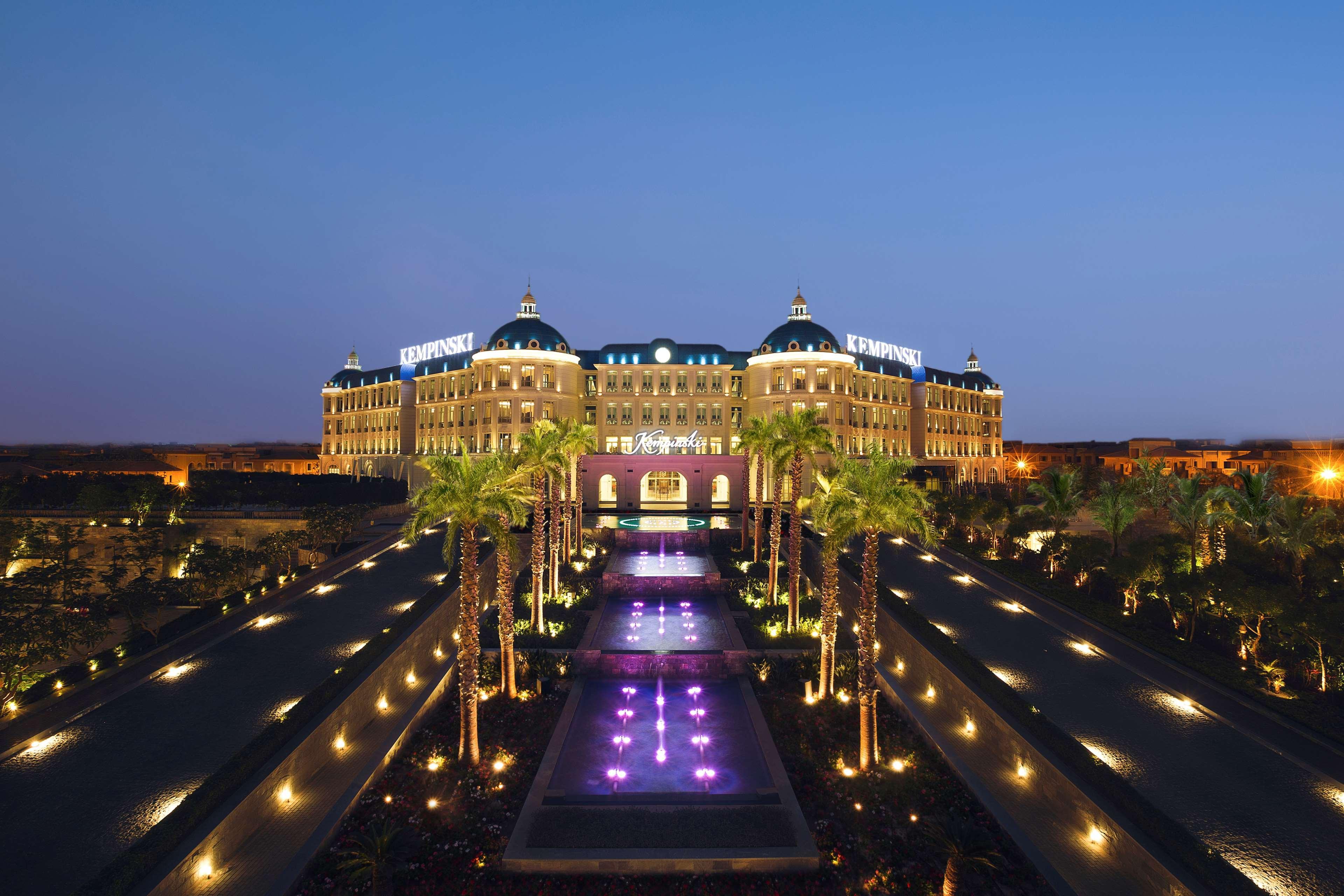 Royal Maxim Palace Kempinski Cairo Hotel Exterior photo